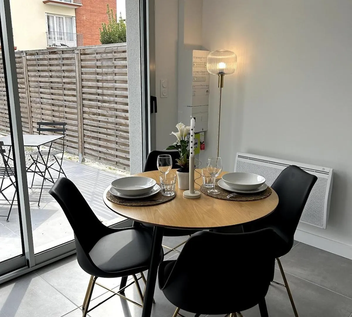 Дом отдыха La Cabane Toulousaine - Petite Maison Chic Et Cosy Avec Parking Prive Тулуза